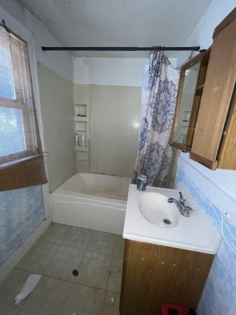 2558 State St: photo 16