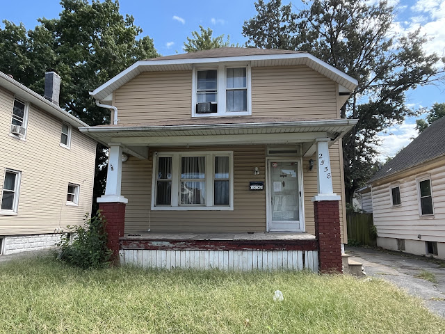 2558 State St: main photo