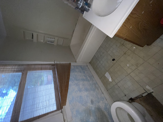 2558 State St: photo 15