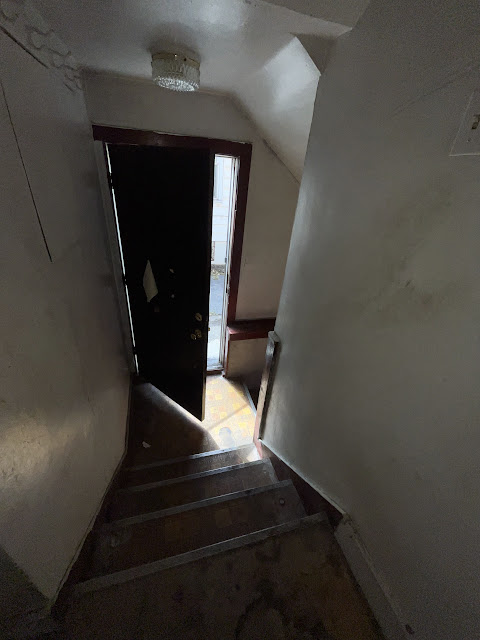 2558 State St: photo 8
