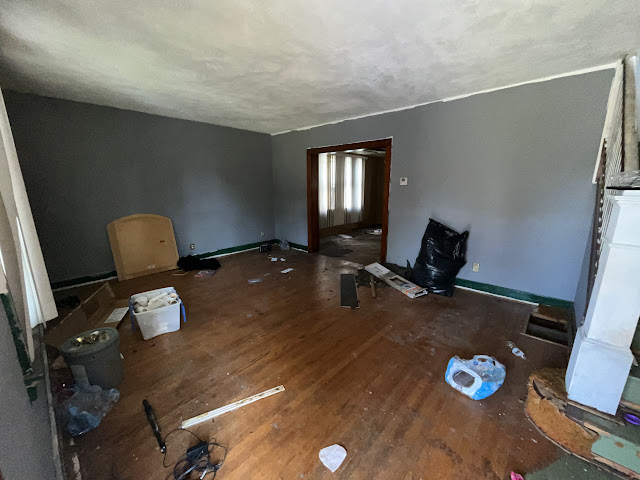 2558 State St: photo 6