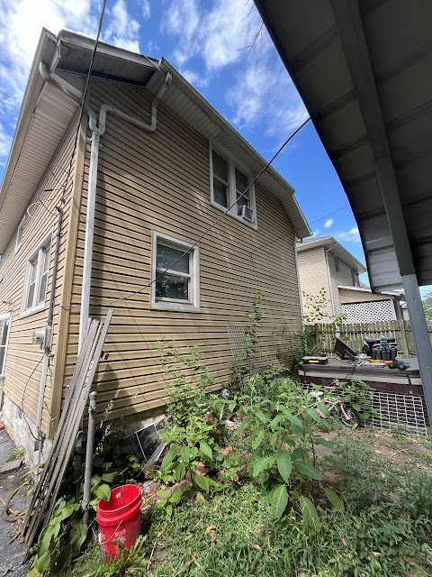 2558 State St: photo 4
