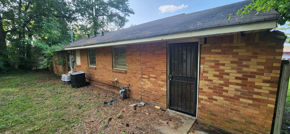 2911 Church St: photo 2