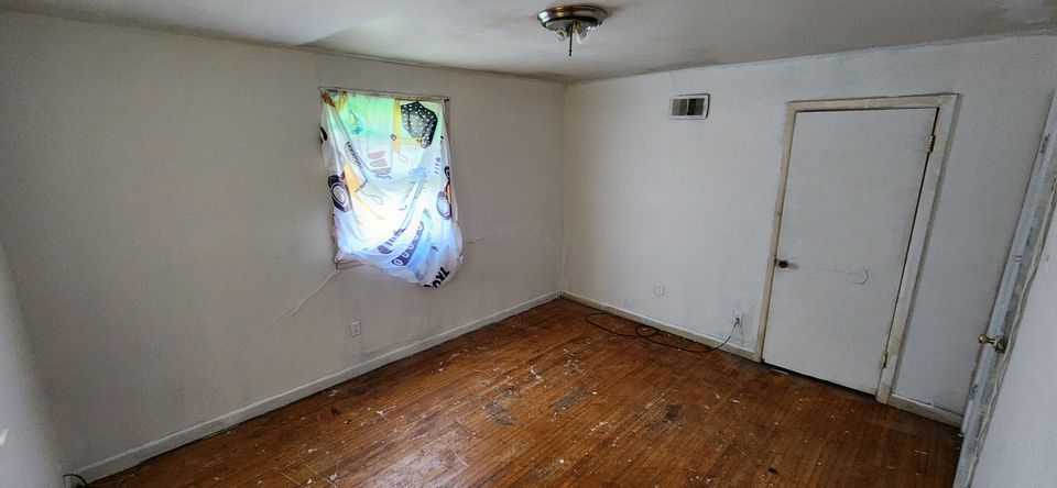 2911 Church St: photo 10
