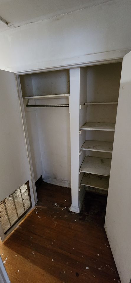 2911 Church St: photo 12