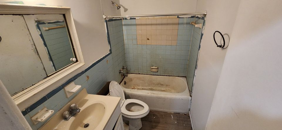 2911 Church St: photo 13