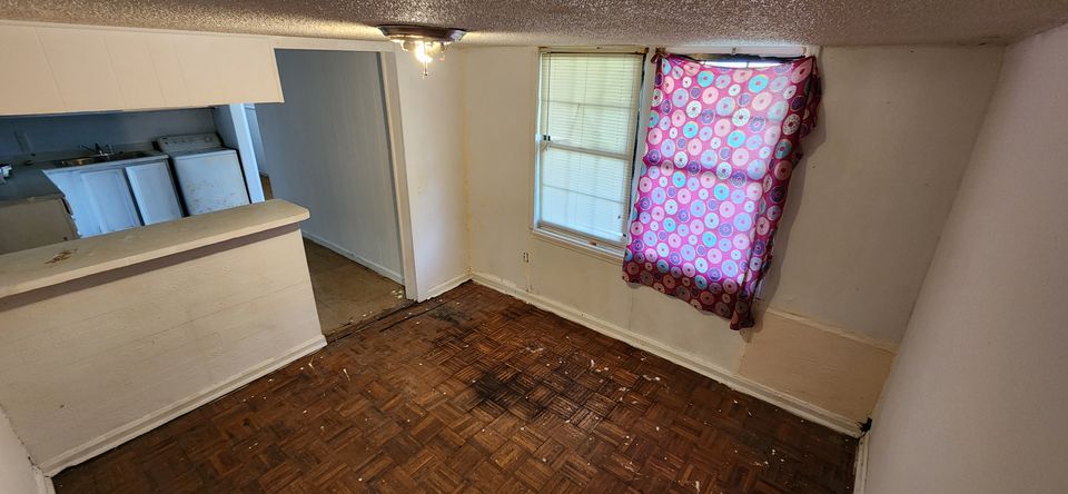 2911 Church St: photo 6