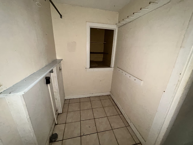 1117 W Packard St: photo 43