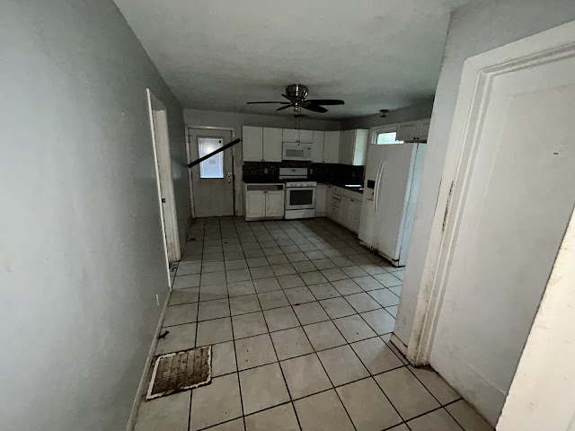 1117 W Packard St: photo 42