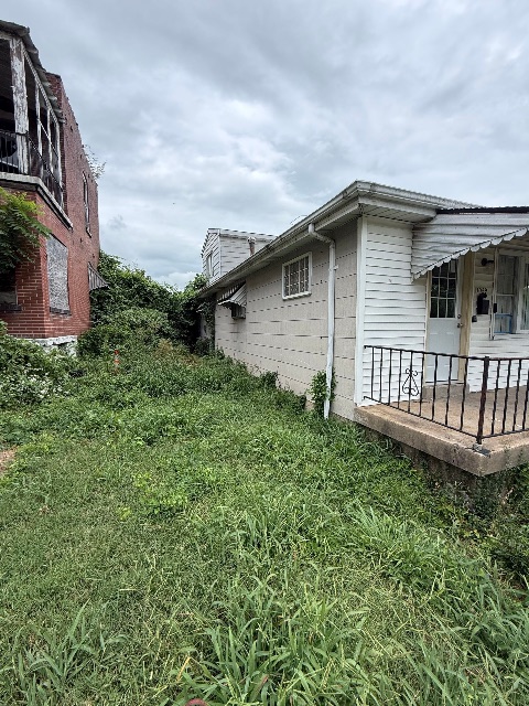 912 Slosson St: photo 3