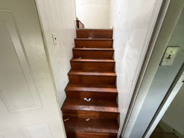 912 Slosson St: photo 22