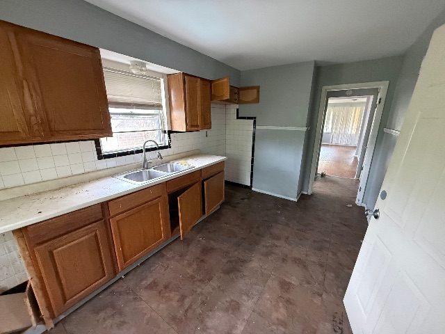 912 Slosson St: photo 7