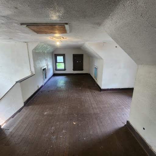 912 Slosson St: photo 35