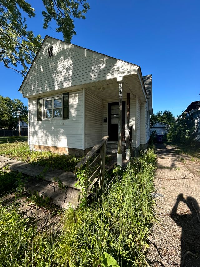 1942 N Church St: main photo