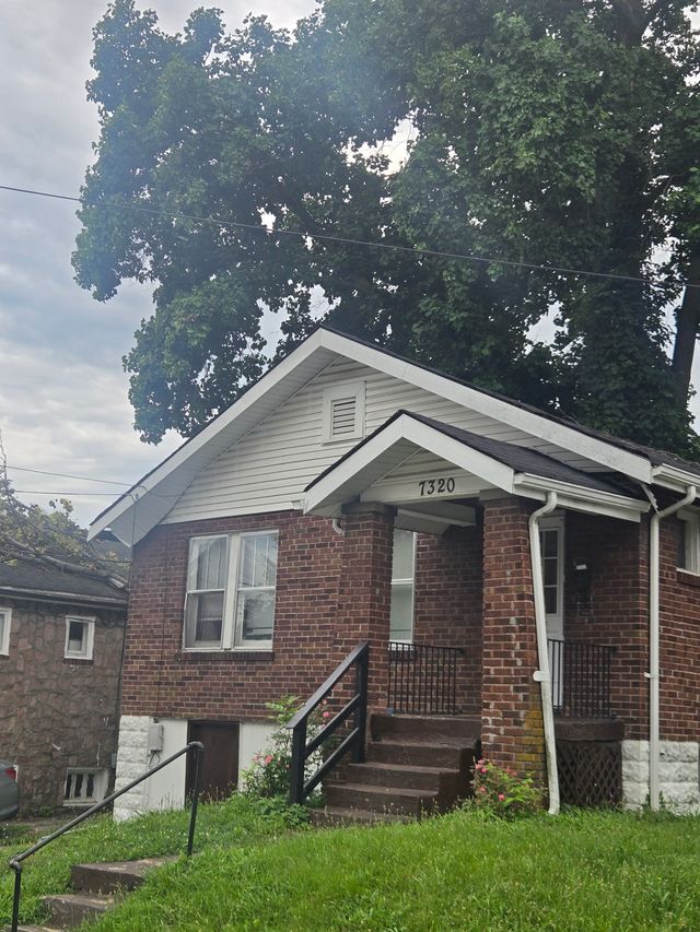 7320 Park Dr: main photo