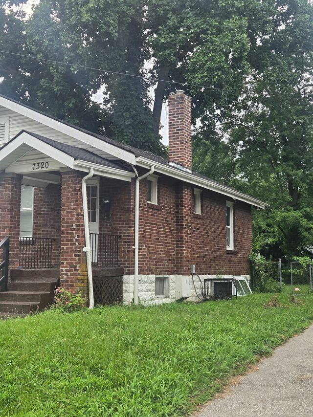 7320 Park Dr: photo 2