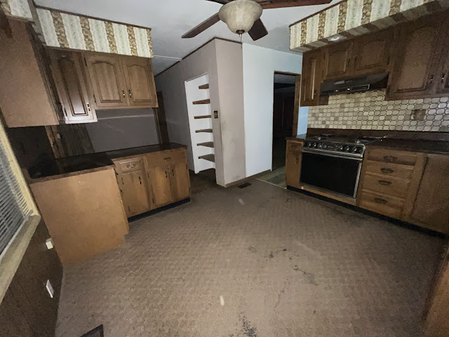 1123 Saint Benedict Dr: photo 7
