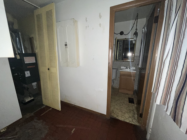 1123 Saint Benedict Dr: photo 19