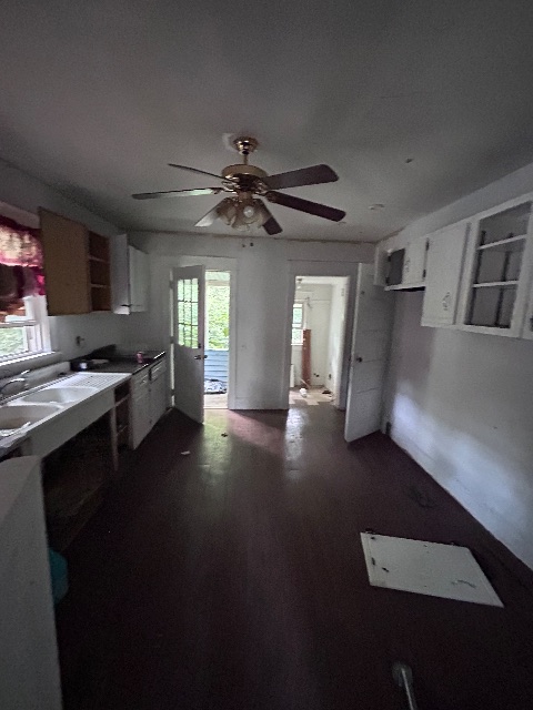 606 Anderson St: photo 10