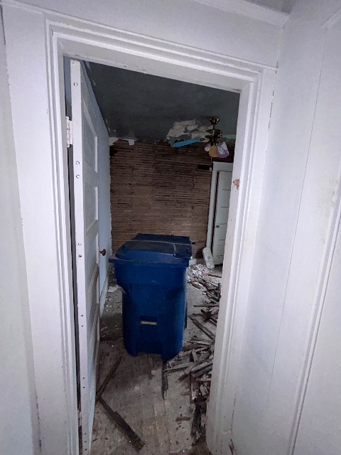 606 Anderson St: photo 11