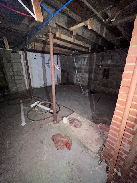 606 Anderson St: photo 43
