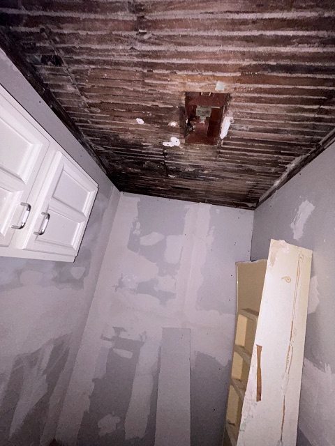606 Anderson St: photo 36