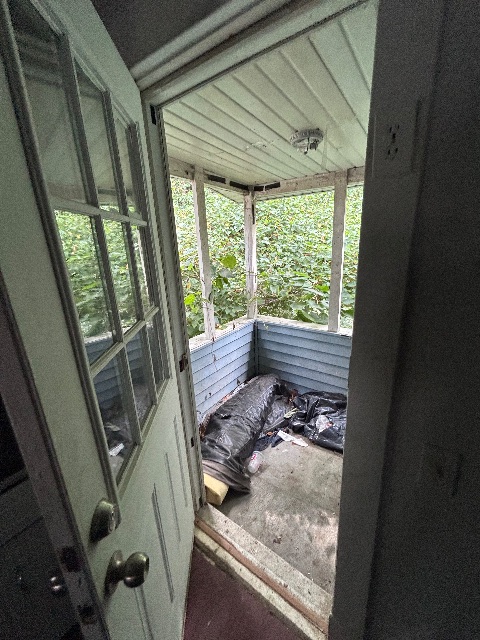 606 Anderson St: photo 8