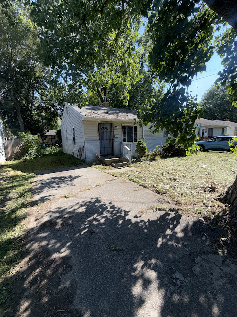 3238 Colorado Ave: photo 2