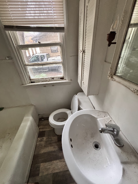 244 W Garfield Ave: photo 10