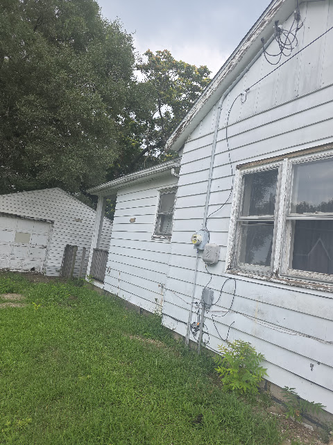 1021 Maple St: photo 4