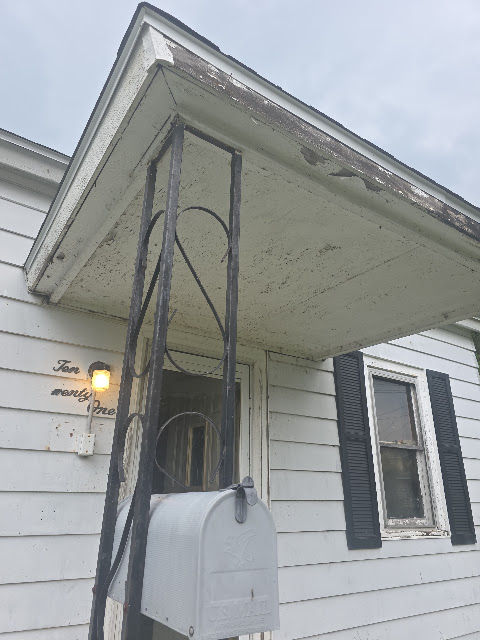 1021 Maple St: photo 2