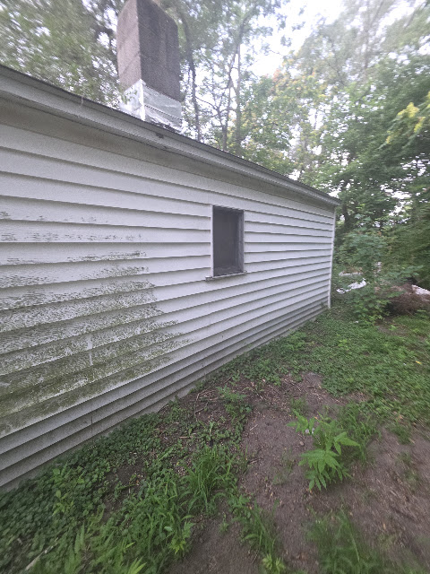 1021 Maple St: photo 3