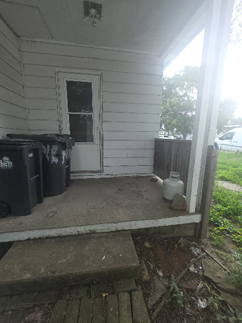 1021 Maple St: photo 7