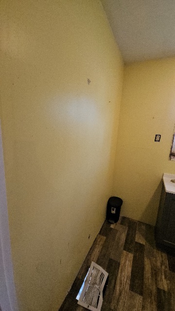 1871 E Lawrence St: photo 46