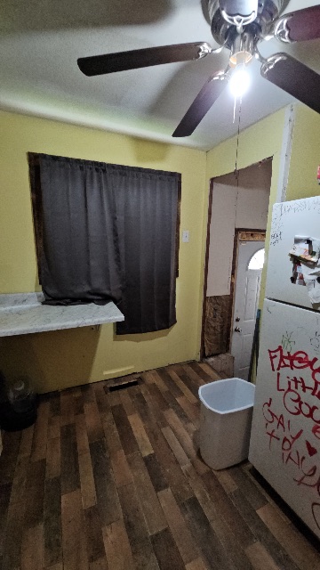 1871 E Lawrence St: photo 55