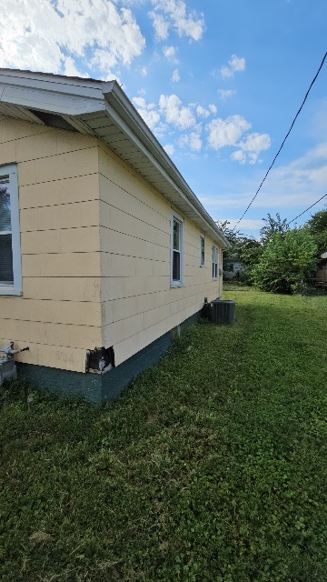 1871 E Lawrence St: photo 34