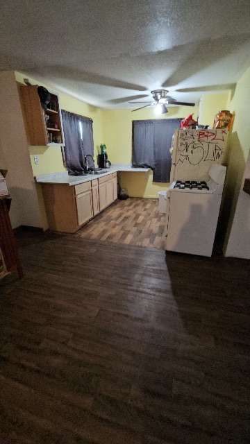 1871 E Lawrence St: photo 11