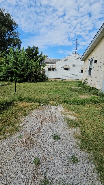 1871 E Lawrence St: photo 26