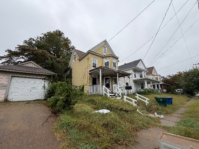 1311 23rd St: photo 2