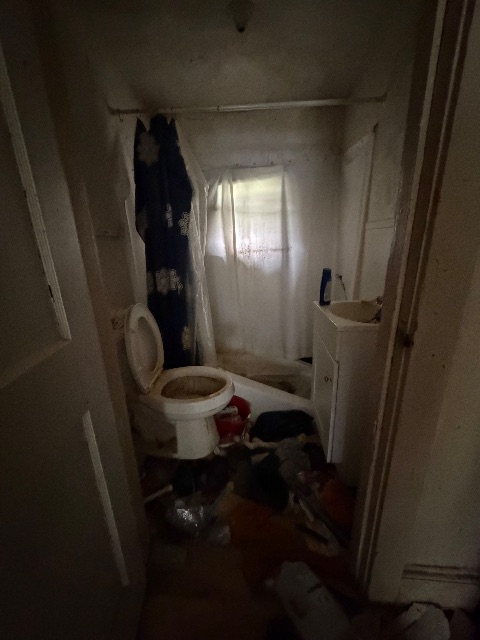 605 Hollywood Ave: photo 7
