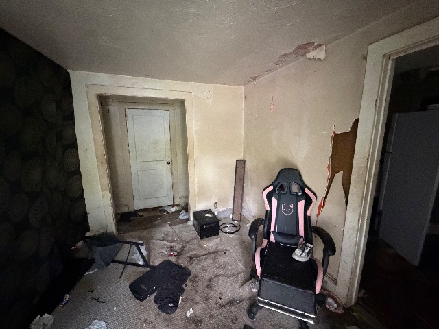 605 Hollywood Ave: photo 5