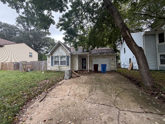 1433 Debbs Ln: main photo