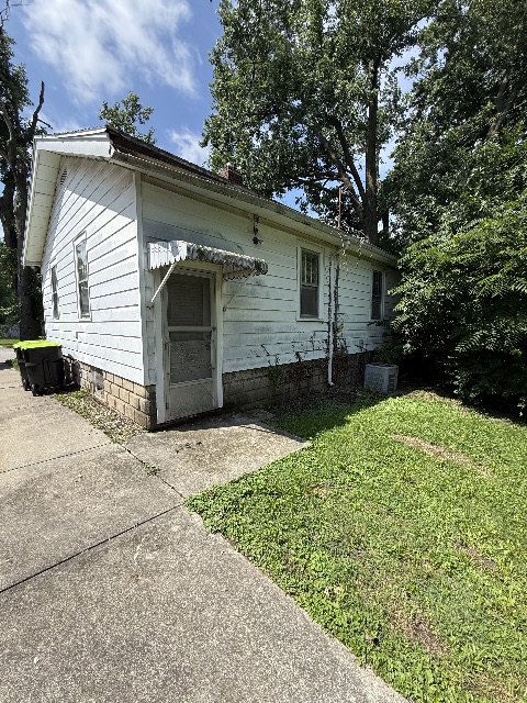 1272 W King St: photo 3