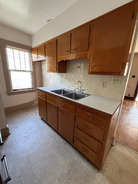 1272 W King St: photo 19