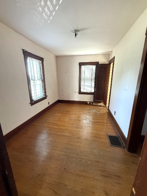 1272 W King St: photo 9
