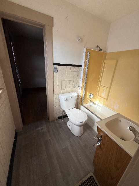 1272 W King St: photo 12