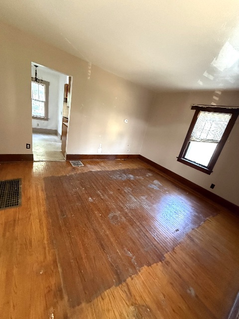 1272 W King St: photo 5