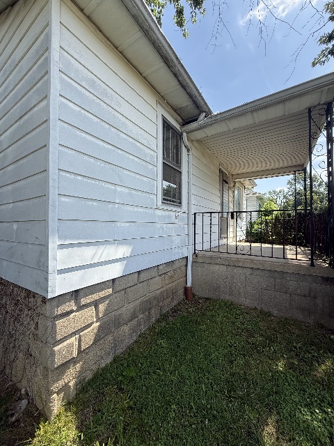 1272 W King St: photo 4