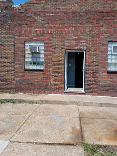 1027 Garth Ave: photo 2