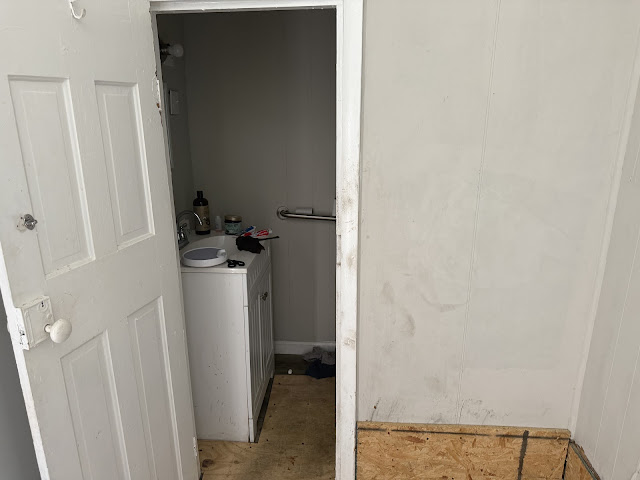 1315 Poindexter St: photo 18
